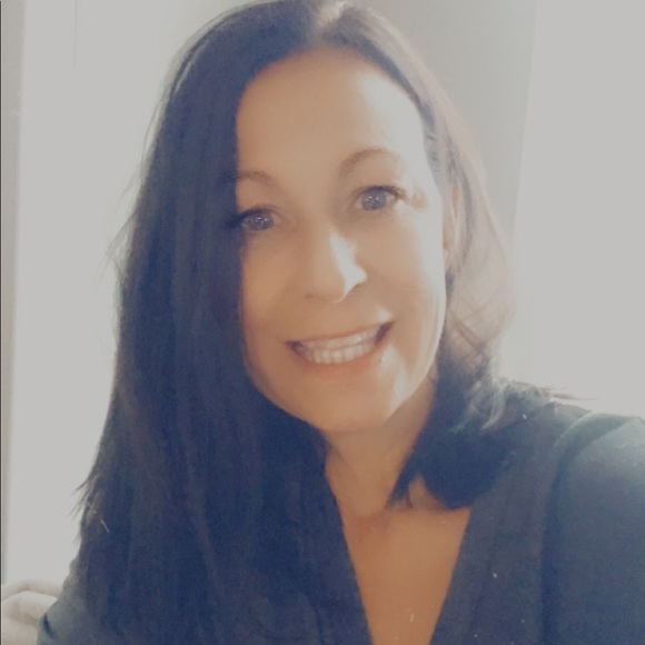 Meet your Posher, Karin - Picture 2 of 2